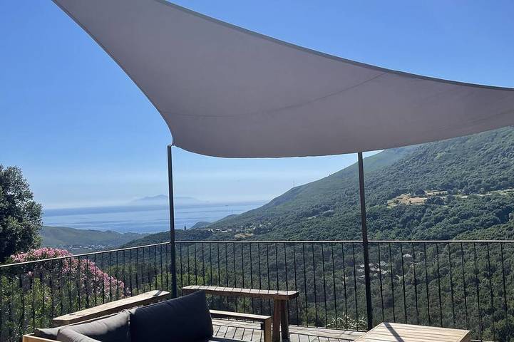 Entire apartment, Cap Corse, Sisco. Apartment in stone village house with sea view in Sisco, Cap Corse