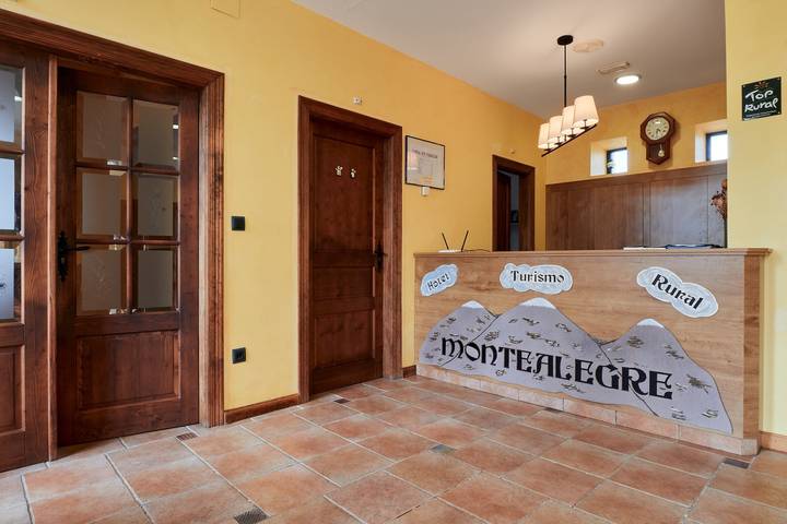 Chalet para 22 personas, con jardín en El Bierzo - 2