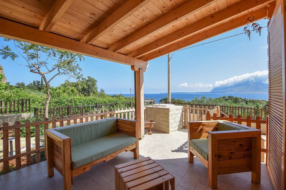 Tolles Haus mit 2 Schlafzimmern in Custonaci Tp. in Spiaggia Agliareddi, Custonaci