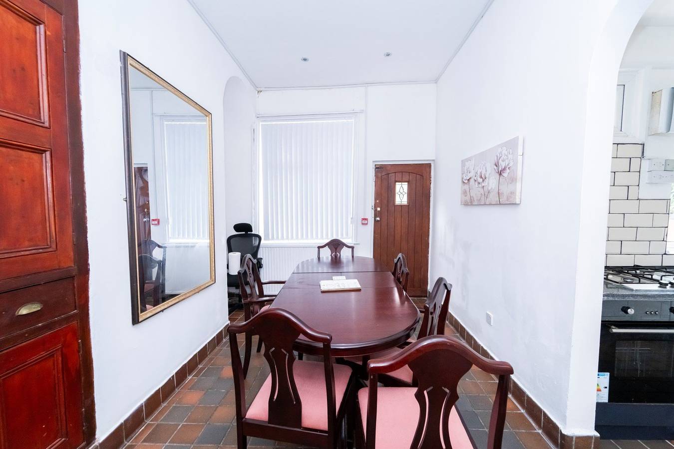 Luxury Leicester Retreat with 6 Bedrooms in Leicester, Heart of England