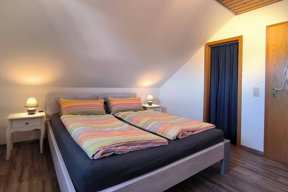 Ganze Wohnung, Lorenz: große Fewo mit sonnigem Balkon in ruhiger Lage - Ferienwohnung Lorenz in Silberstedt, Haithabu