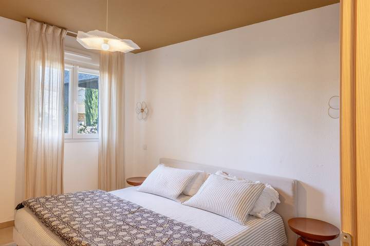 Gîte pour 4 personnes, avec jardin ainsi que piscine et terrasse à Oletta - 4
