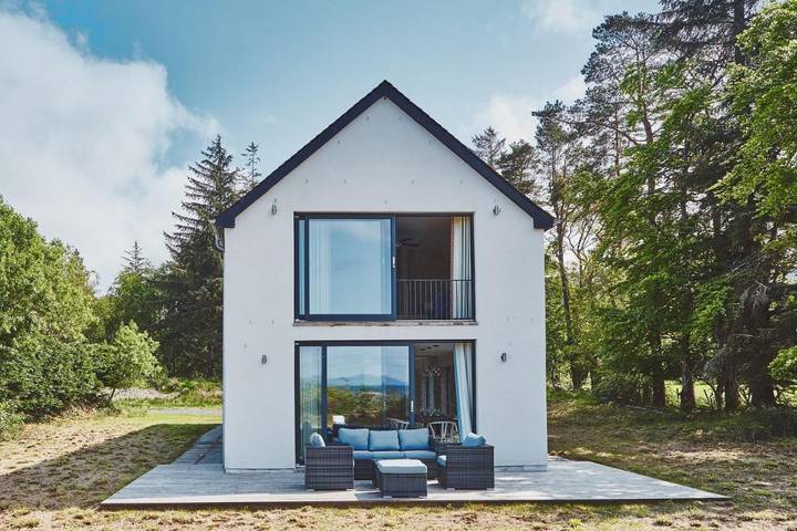 Holiday rental for 10 people, with terrace and garden on the Isle of Mull