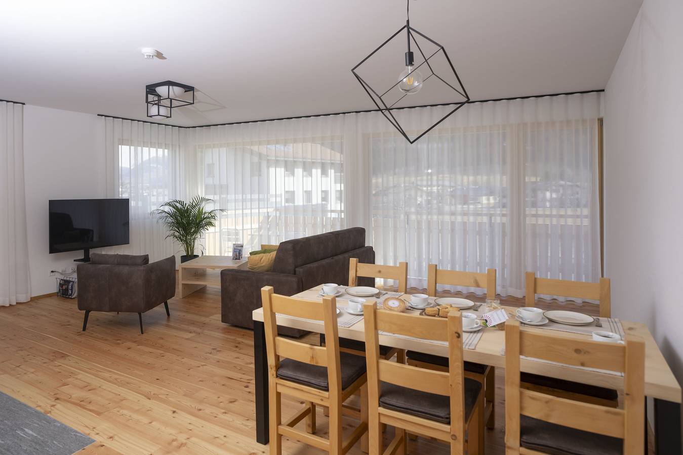 Ganze Wohnung, Chasa Helvetia Duai: Neu gebaute 3,5 Zimmer Ferienwohnung mit exklusivem Hotelservice in Val Müstair, Unterengadin