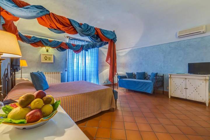 Ferienhaus für 3 Personen, mit Terrasse und Garten sowie Pool