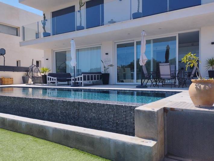 Ferienhaus für 5 Personen, mit Balkon und Terrasse sowie Garten und Pool in Portocolom