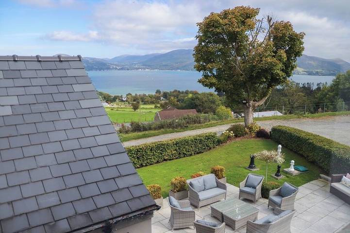 Holiday rental for 22 people, with garden and hot tub in County Louth