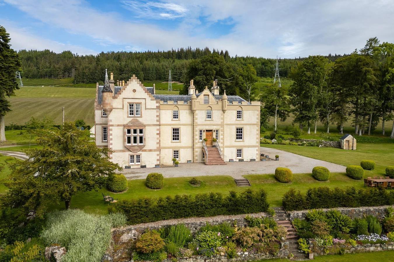 Ross-shire Hall in Highlands