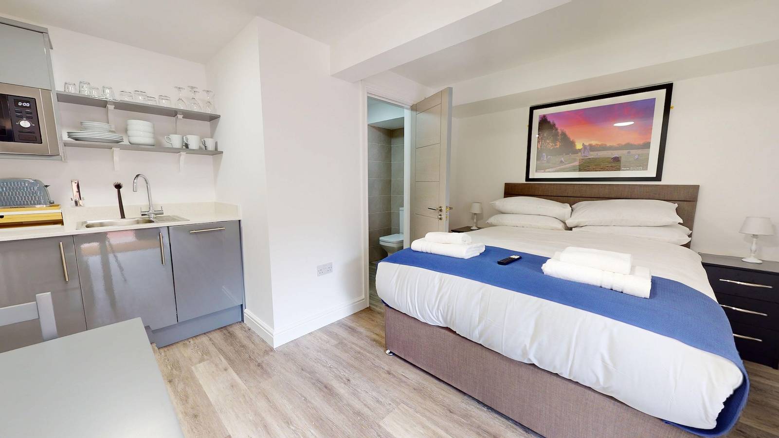 Entire apartment, Bicester Court Lodge The Langford Room in Oxfordshire