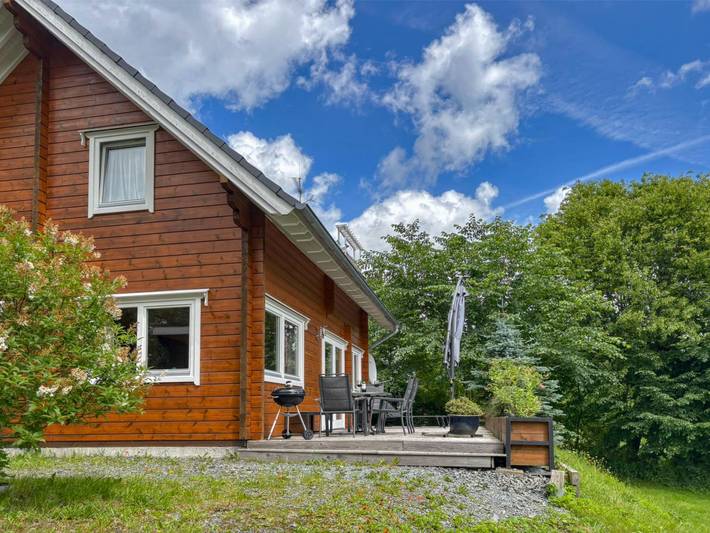 Ferienhaus für 8 Personen, mit Terrasse und Sauna sowie Garten, mit Haustier im Sauerland