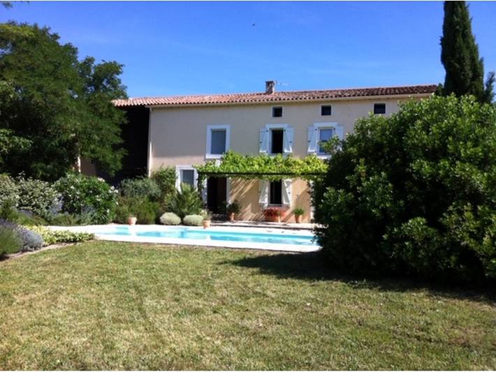 Ferme pour 10 personnes, avec jardin ainsi que balcon et piscine, adapté aux familles dans l' Aude