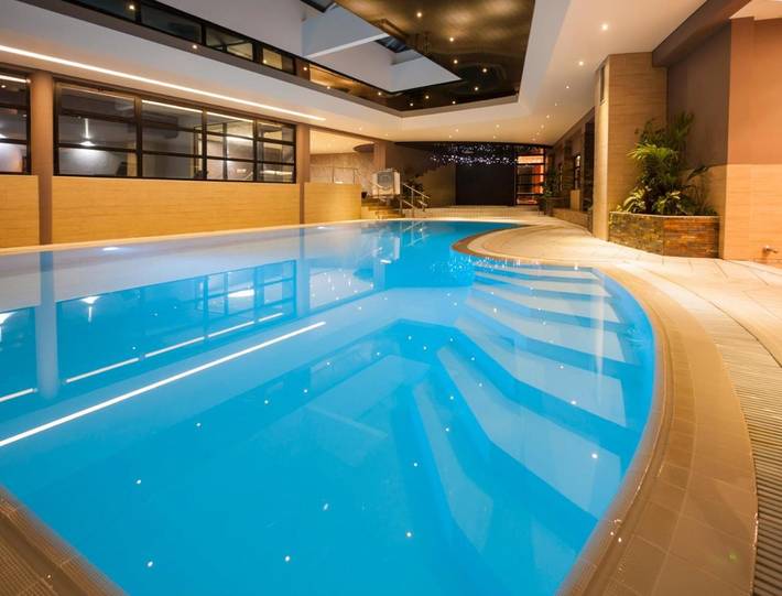 Hôtel pour 2 personnes, avec Terrasse et Jacuzzi ainsi que Jardin et Piscine