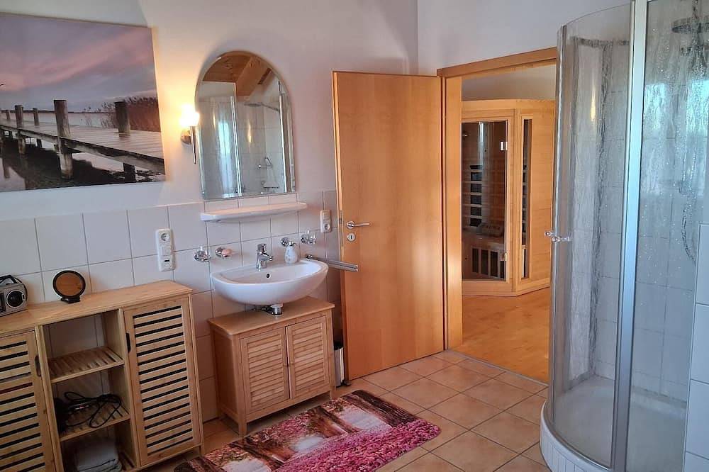 Ganze Wohnung, Ferienhaus (105qm) mit Galerie und Holzterrasse in Hohenau, Ostbayern
