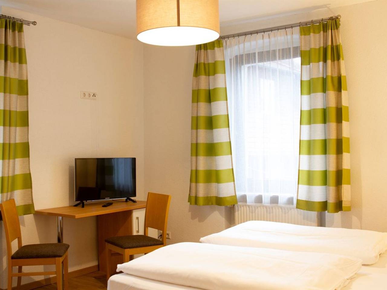 Gasthof Seehof - Doppelzimmer neu renoviert, ca. 16-20 qm Katg. 1, max. 2 Personen in Illmensee, Region Bodensee-Oberschwaben