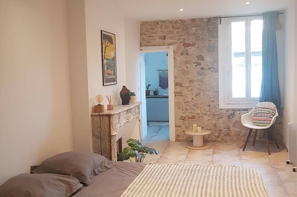 Ganze Wohnung, Apartment 57 m2 200 meters from the Port of Toulon in Toulon, Toulon Region