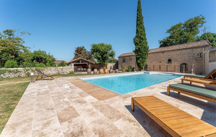Acogedor apartamento con piscina y aparcamiento, cerca del centro de Rauzan in Rauzan, Región de Libourne