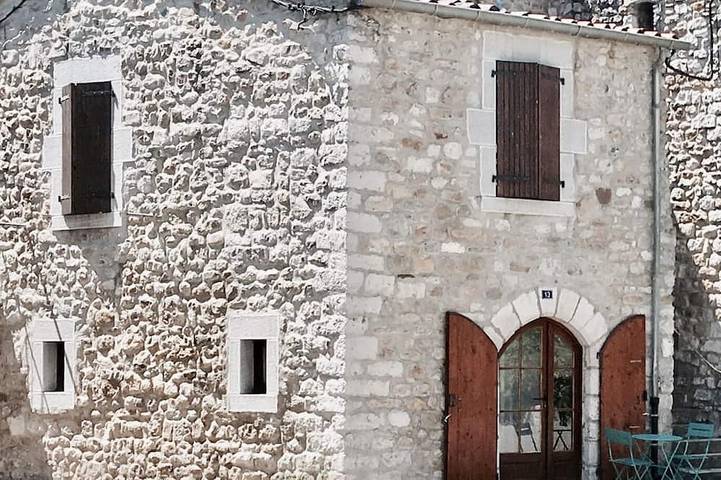 Gîte pour 4 personnes, avec terrasse, animaux acceptés à Ruoms