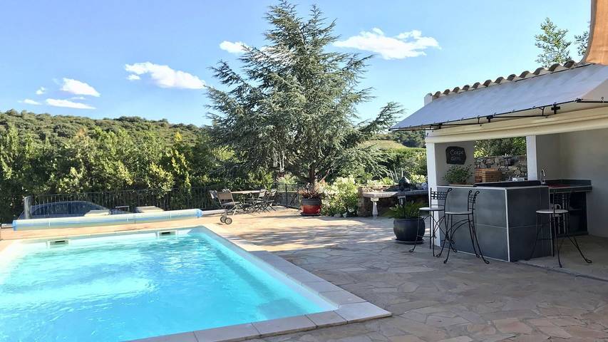 Villa für 6 Personen, mit Pool und Terrasse sowie Garten - 1