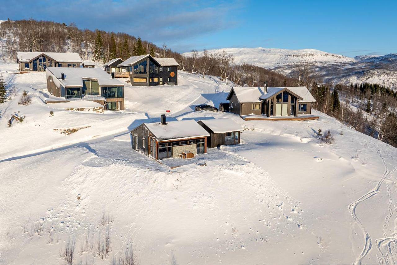Mountain Cabin with Stunning Views, Extra Space Available in Sogndal 