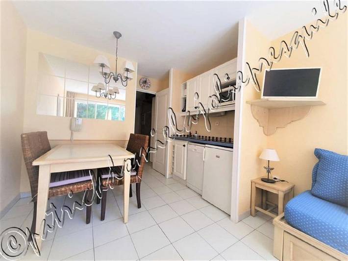 Gîte pour 4 personnes, avec vue et piscine ainsi que jardin et bassin pour enfant dans Plage La Badine - 3