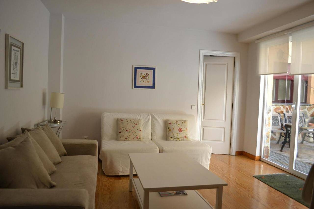 Entire apartment, Two-Bedroom Apartment with Terrace and Indoor pool- Calle Gibraltar 18 in Centro (Salamanca), Salamanca