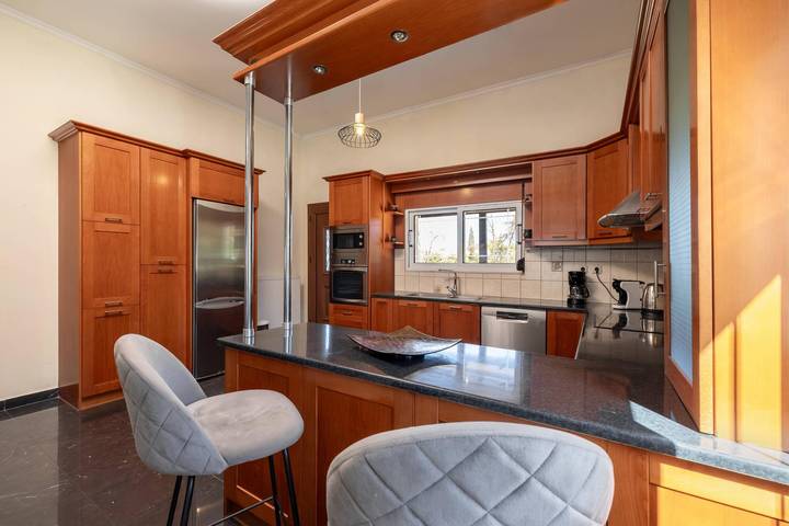 Location de vacances pour 8 personnes, avec jacuzzi et jardin dans Kalamaki - 4