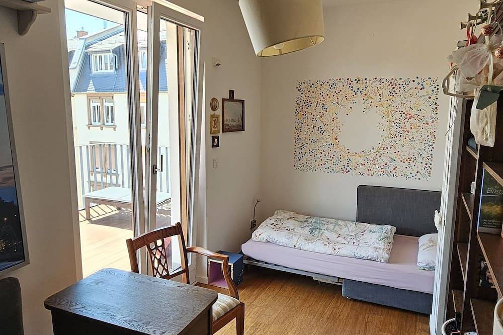 Appartamento intero, Charming artist's home with a special atmosphere, in a luxury complex. in Francoforte, Hesse del Sur
