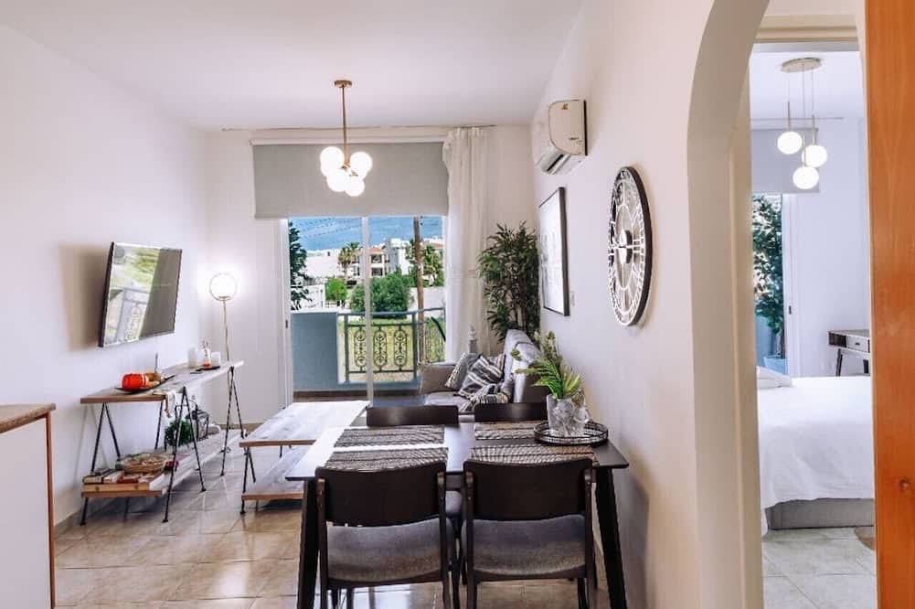 Entire apartment, Phaedrus Living: Harmony Sea View in Paphos, South Cyprus