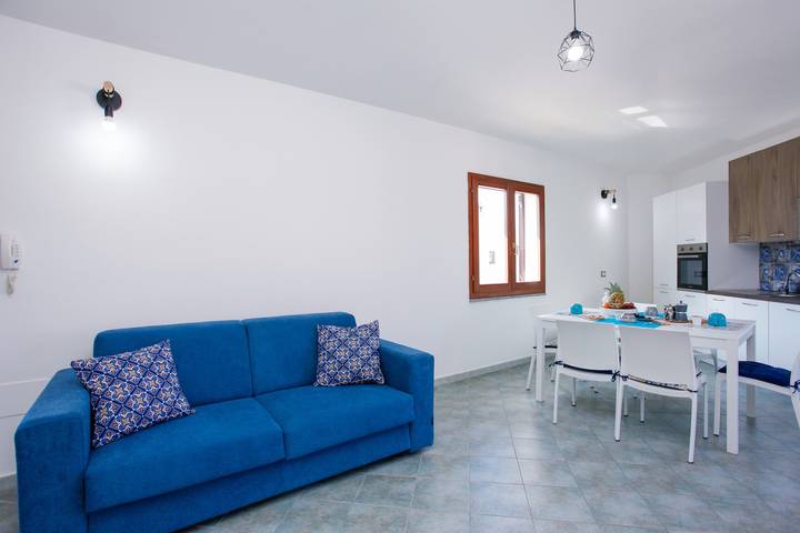 Casa vacanze "Casa Michela" con 2 balconi e Wi-Fi in Orosei, Golfo di Orosei
