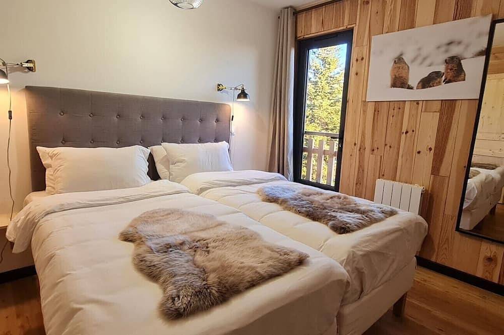 Large 4* Balneo Zen Altitud Chalet with Sauna 300 meters from the ski slopes in Chastreix-Sancy, Chastreix