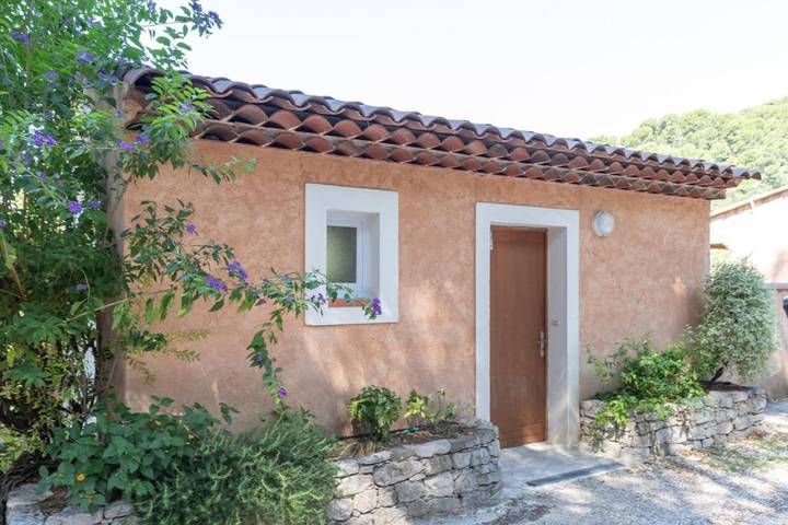 Chambre d’hôte pour 2 personnes, avec jardin et sauna ainsi que vue et piscine dans les Alpes maritimes - 2