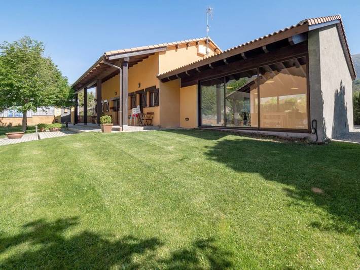 Casa rural para 6 personas, con vistas y jardín, Se admiten mascotas en Valle de Benasque - 4