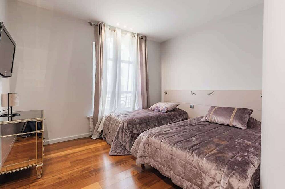 Stunning private hotel with rooftop terrace - Neuilly in Neuilly-sur-Seine, Hauts-de-Seine