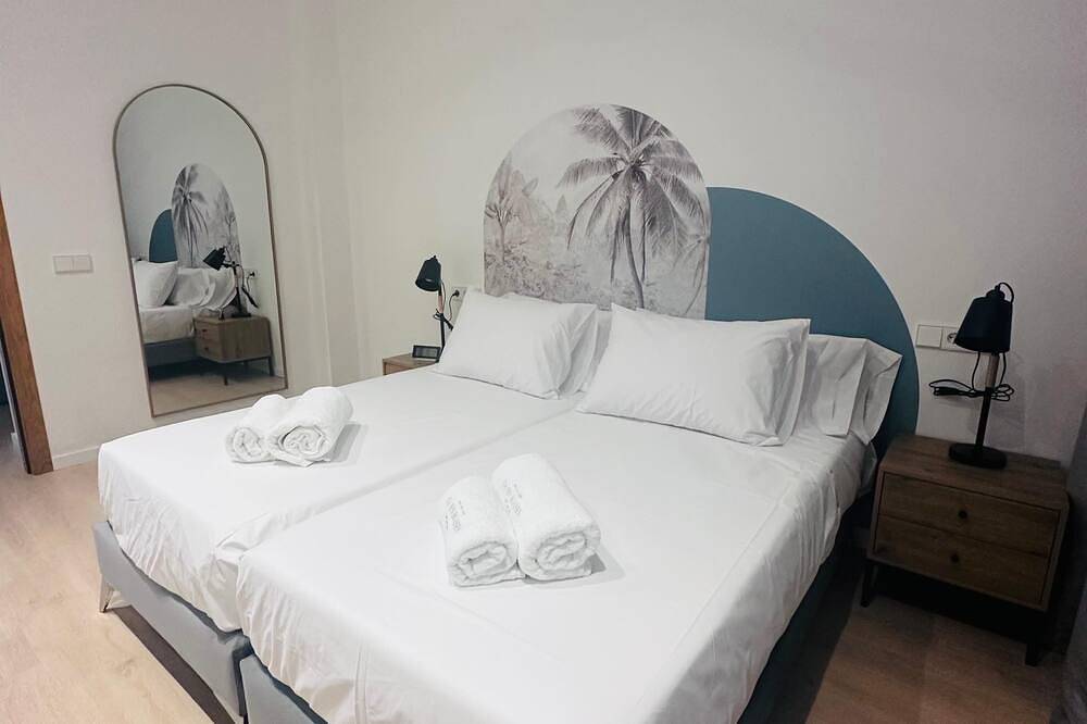 House with Private Pool, Comfortable and Family Friendly in Maria de la Salut, Majorca Center