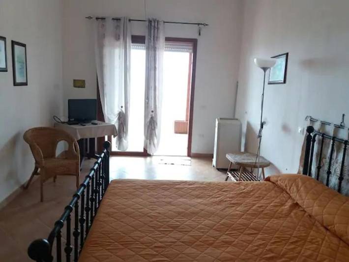 Gîte pour 3 personnes, avec terrasse et vue à Bosa Marina - 3