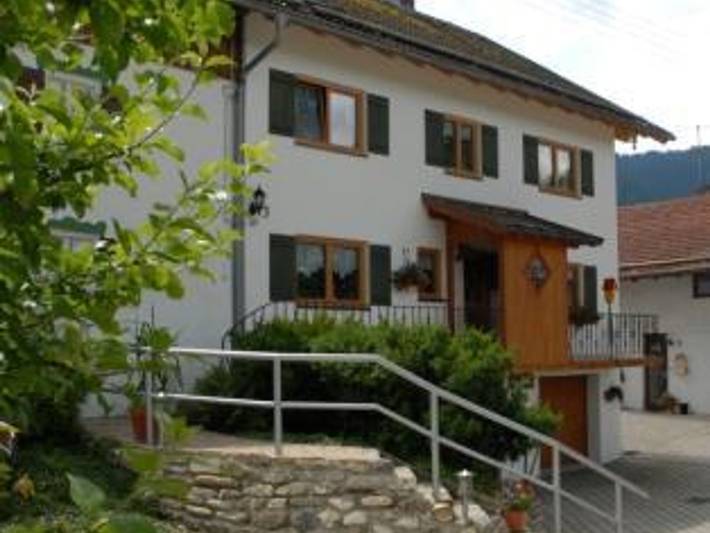 Ferienwohnung für 4 Personen, mit Garten und Balkon, kinderfreundlich in Saulgrub
