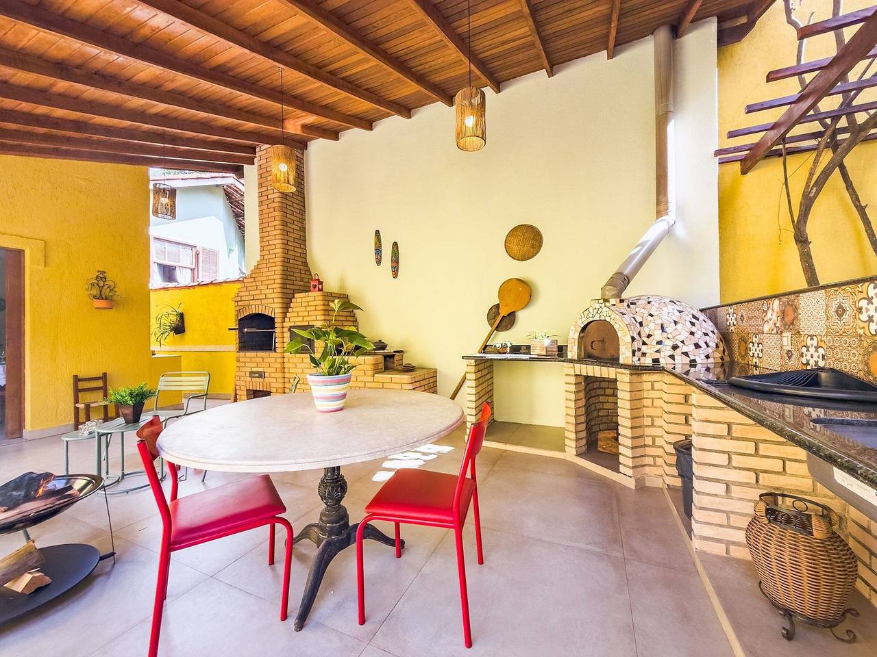 Home with Gourmet Area & 3 Suites – Granja Viana in Carapicuíba, San Paolo (stato)