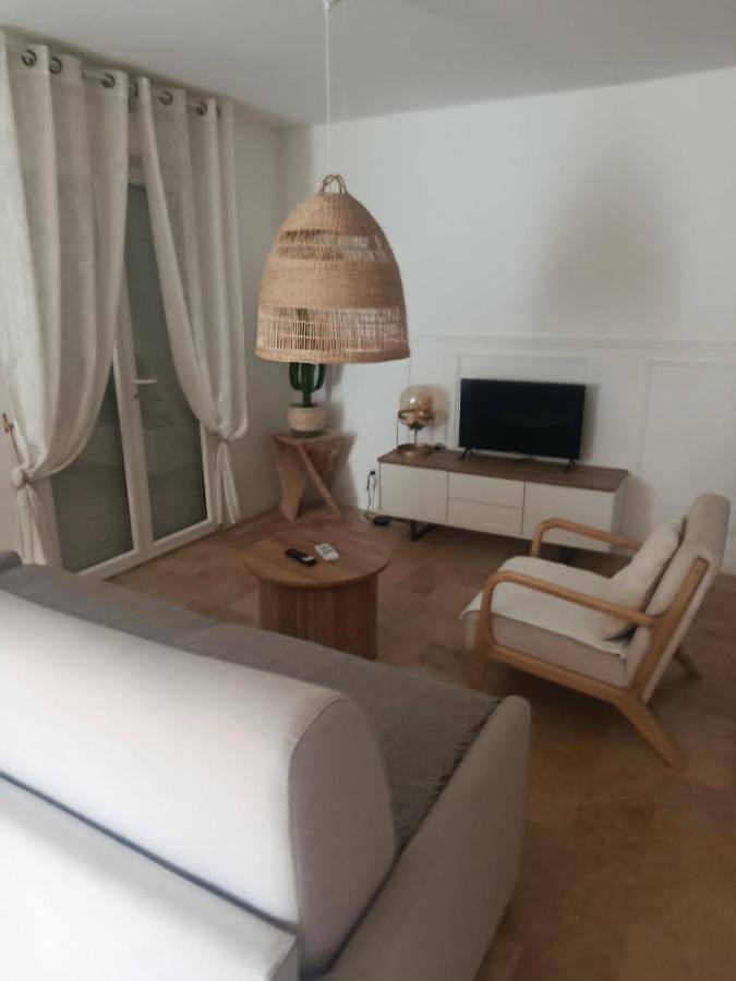 Location de vacances pour 8 personnes, avec piscine et jardin à Sadirac - 4