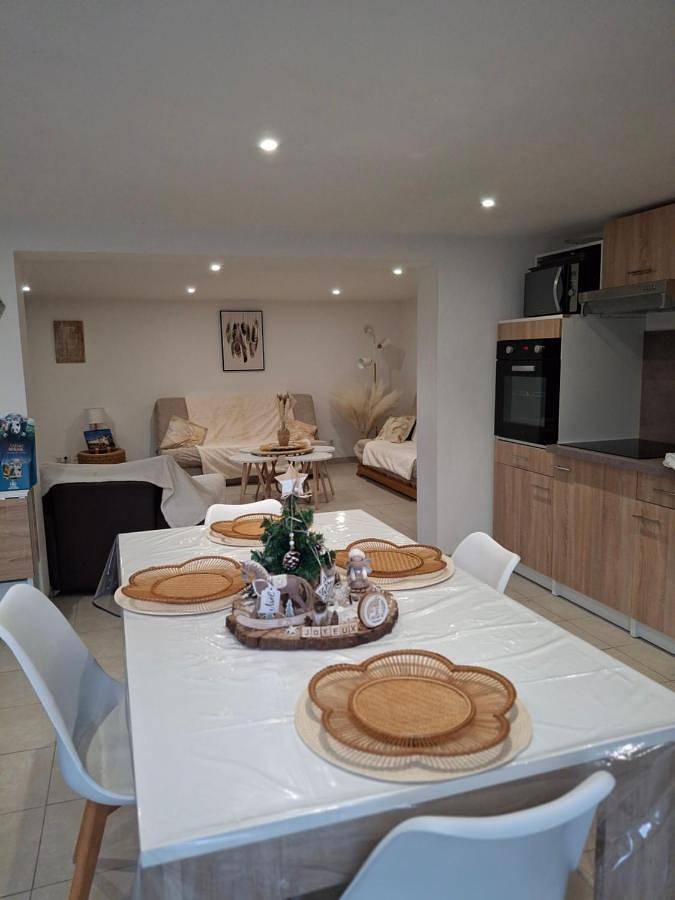 Location de vacances pour 10 personnes, avec piscine et jardin à Châtillon-sur-Indre