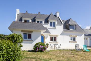 Gîte pour 8 personnes, avec jardin dans Trévignon