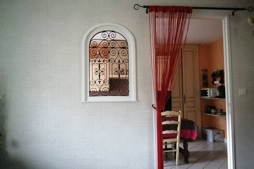 Maison cosy entièrement équipée, calme nature idéal pour famille de 4 personnes. in Broye, Région d'Autun
