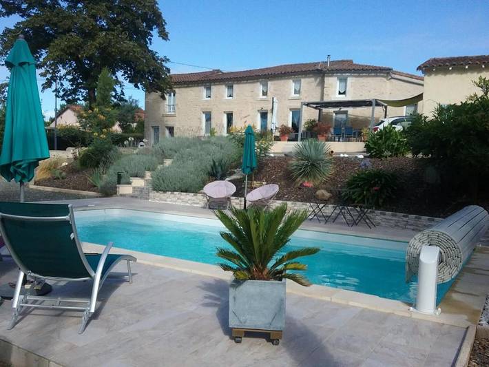 Chambre d’hôte pour 2 personnes, avec Terrasse ainsi que Jardin et Piscine