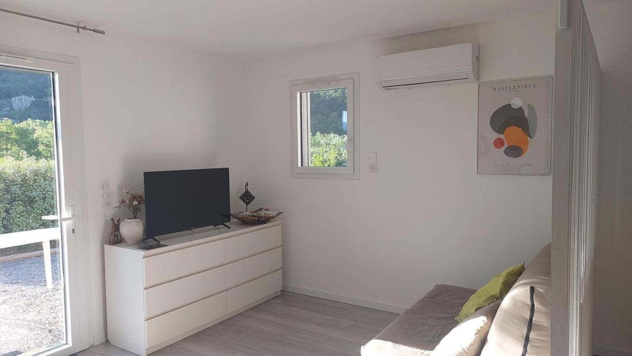 Appartement entier, Les Côteaux de la Grange in Mercuer, Parc naturel régional des Monts d'Ardèche