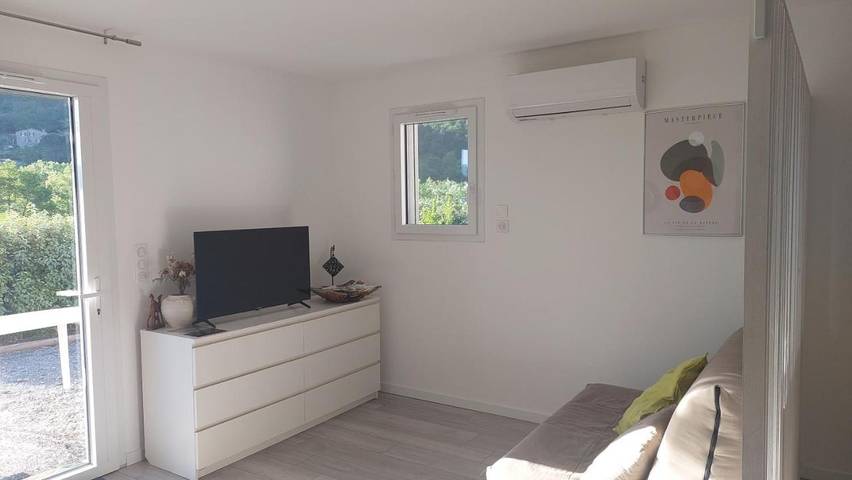 Gîte pour 3 personnes, avec vue et jardin, animaux acceptés à Mercuer - 2