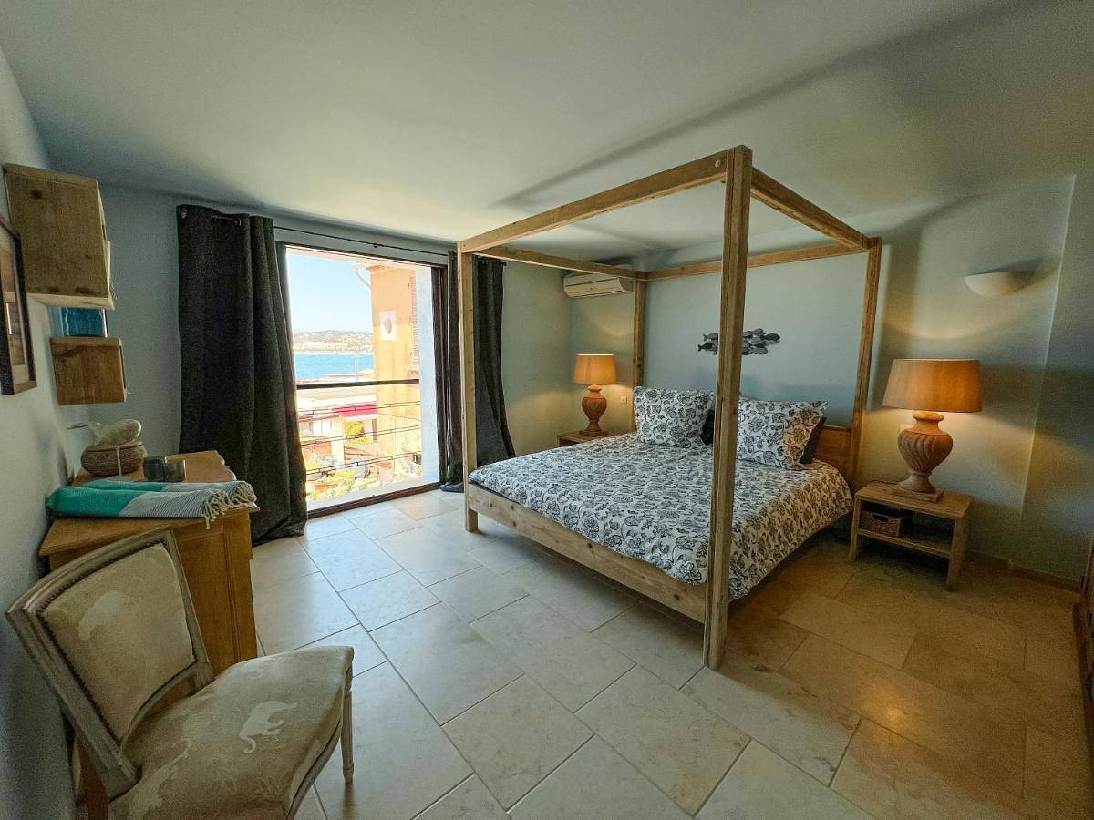"Grand Bleu" Villa direkt am Meer in Les Sablettes, La Seyne-sur-Mer