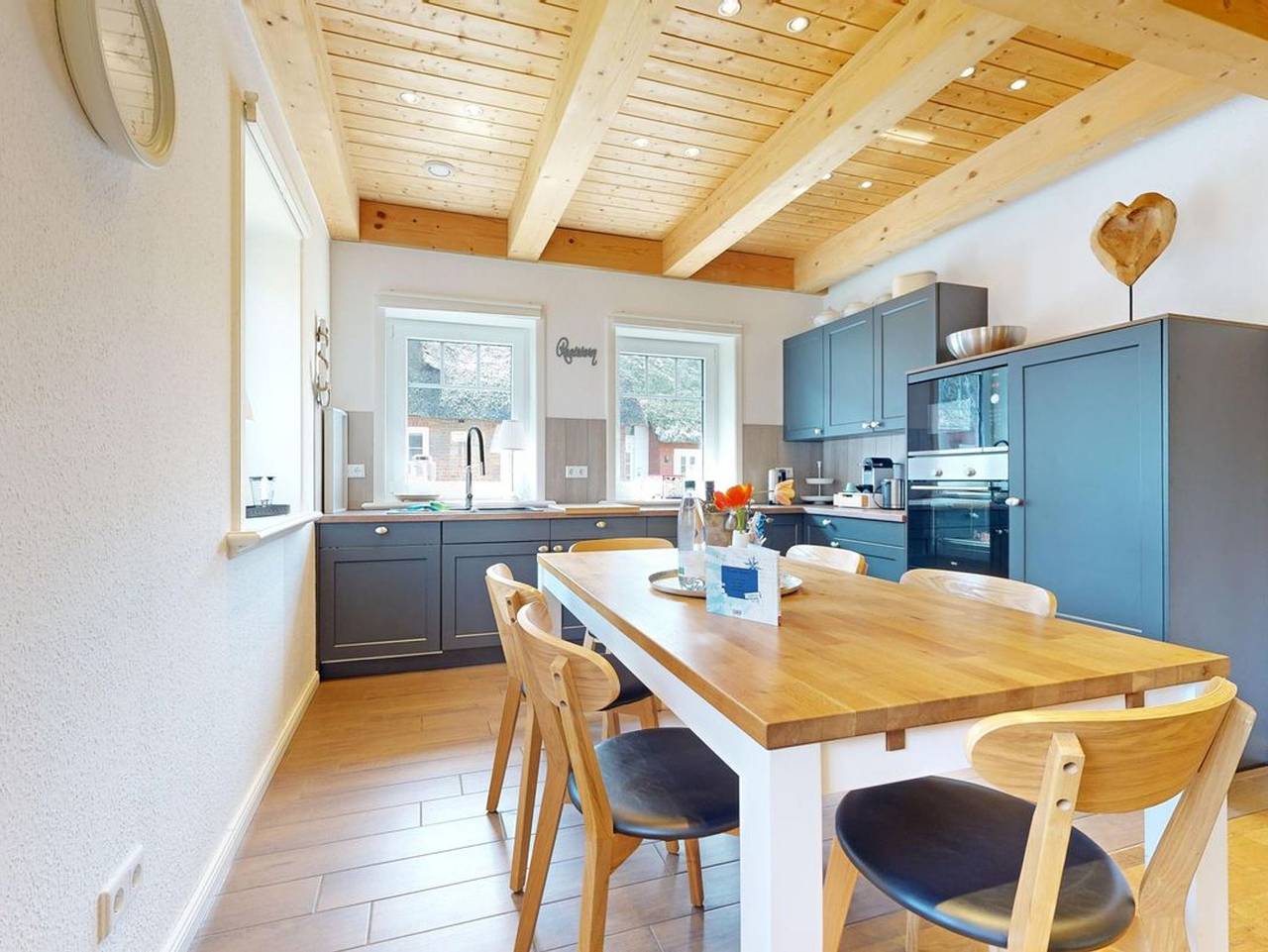 Tills Hüs - Komfortables Ferienhaus mit Terrasse und moderner Ausstattung in Utersum in Utersum, Föhr