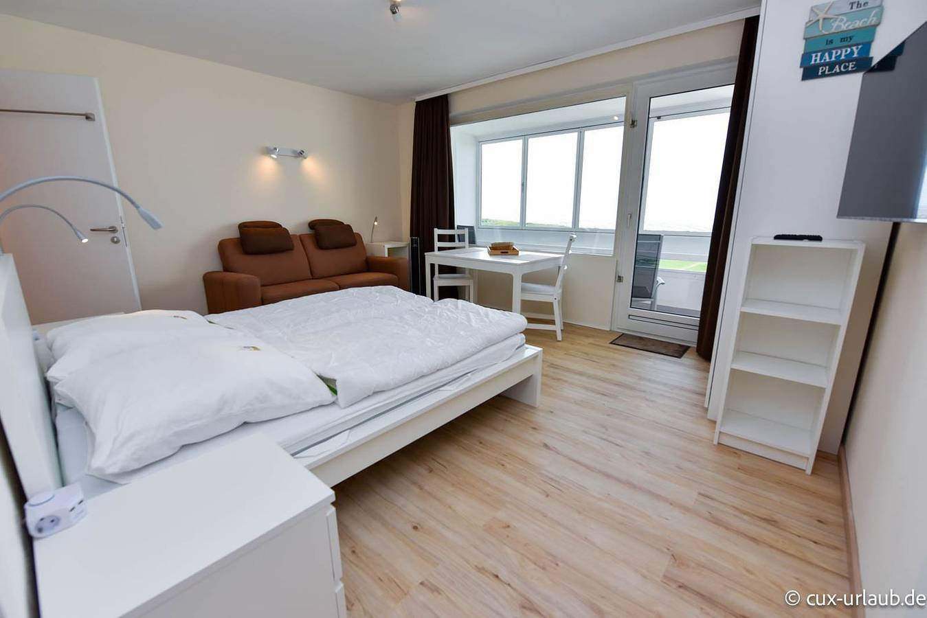 Ganze Wohnung, Exklusive Ferienwohnung mit Meerblick, Balkon, Pool und Sauna direkt am Strand in Döse, Cuxhaven