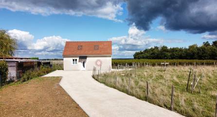 Gîte pour 4 personnes, avec terrasse et jardin à Angé