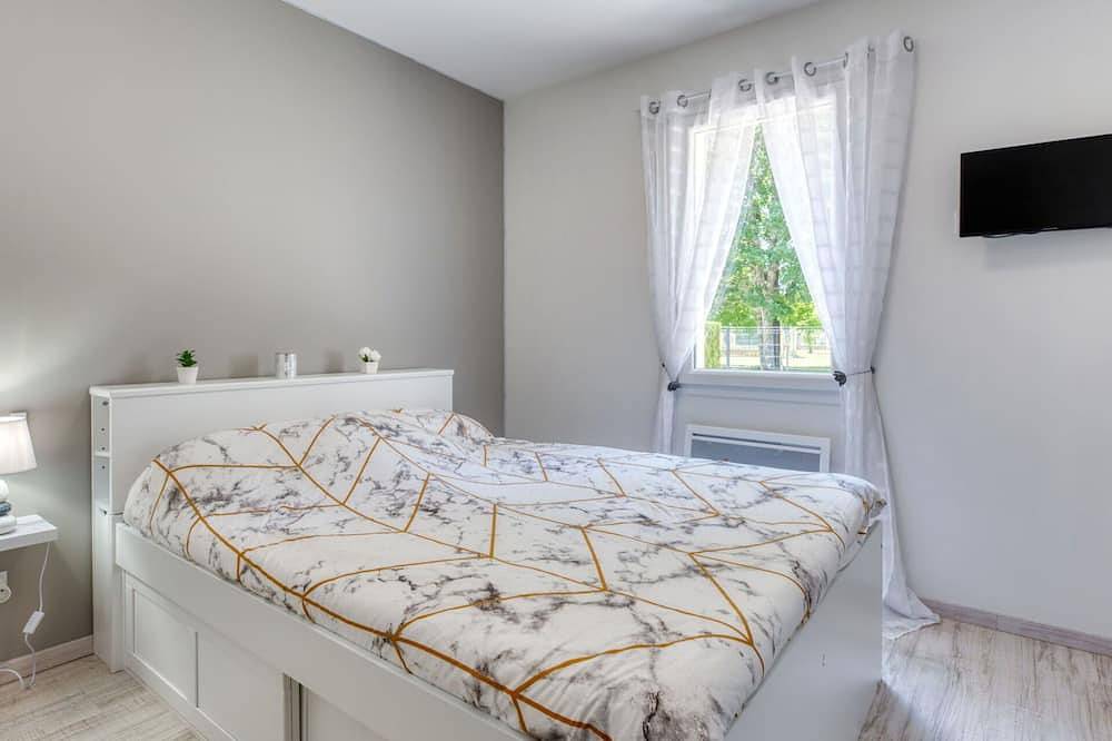 Preciosa casa de vacaciones privada para 4 personas con A/C, Tv, terraza y aparcamiento in Lesparre-Médoc, Parque natural regional del Médoc
