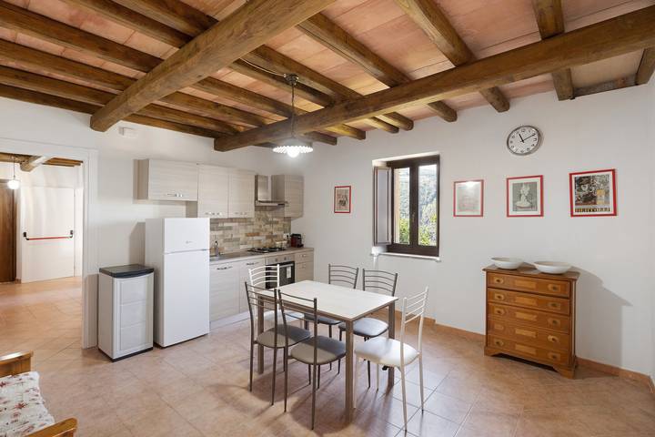 Appartamento intero, Giardino Siniscalchi - Appartamento 1 con wi-fi e aria condizionata in Torchiara, Cilento